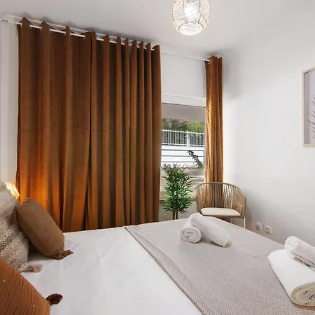 T3 G Alfarrobeira Apartment *
